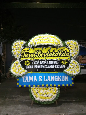 Papan Bunga Duka di Ungar